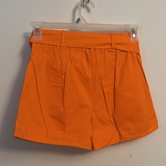 Woman shorts - Picture 4 of 5